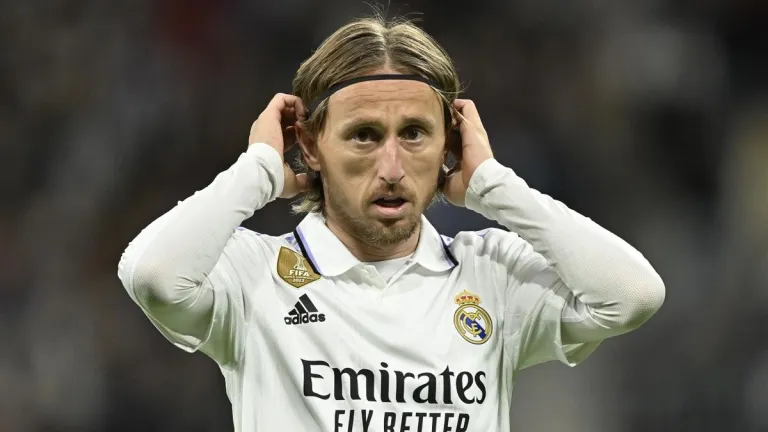 BOMBAZO-La-oferta-que-saca-a-Modric-del-Real-Madrid.jpg.webp