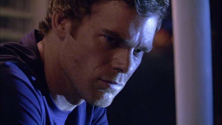 Dexter.S03E03.The.Lion.Sleeps.Tonight.1080p.10bit.BluRay.6CH.x265.HEVC-PSA-0005.png