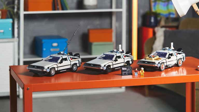 LEGO-Back-to-the-Future-Time-Machine-2.jpg