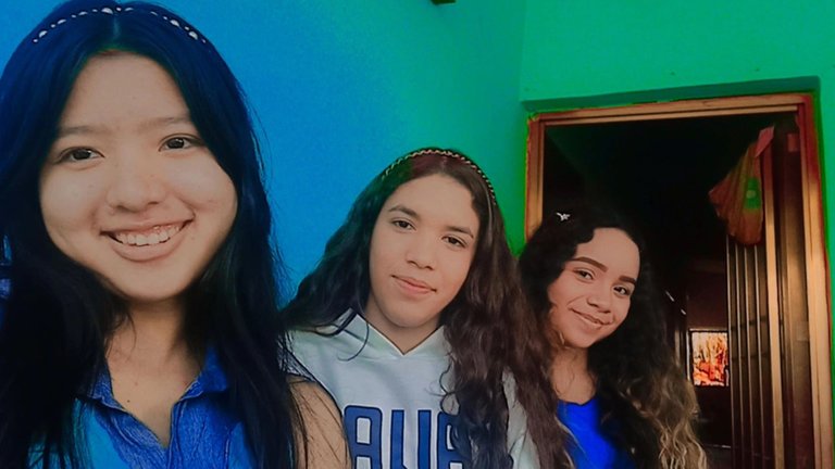 Selfie tarde con Amigas 3.jpeg