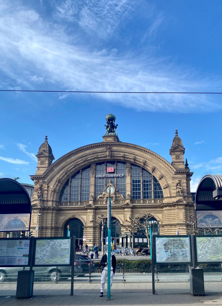Hauptbahnhof - Main train station