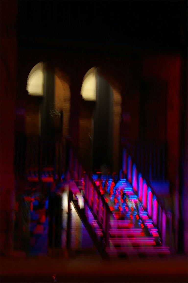 05_LIGHTSTAIRS III.JPG