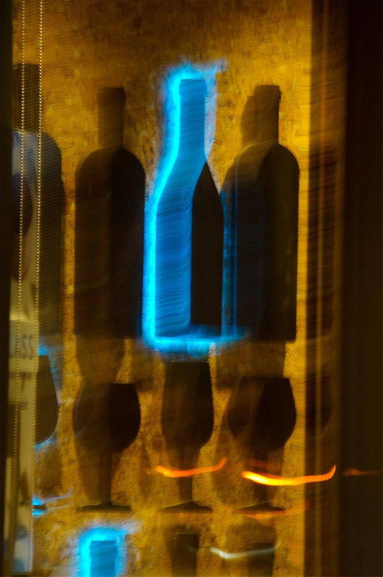 20_BLUE BOTTLE GLOW.JPG