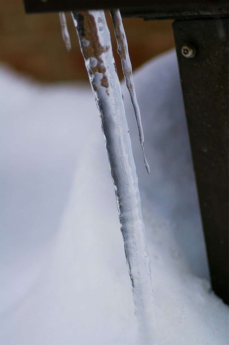 10_SINGLE ICICLE SNOW STAB I.JPG