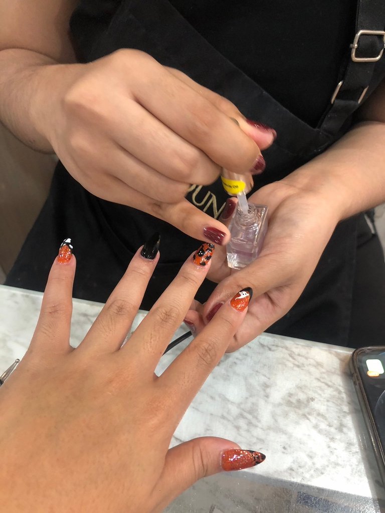 LINE_ALBUM_nails halloween_231028_101.jpg