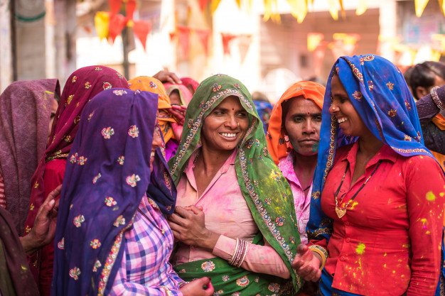 women-colorful-sarees-village-agra-india_73899-57.jpg
