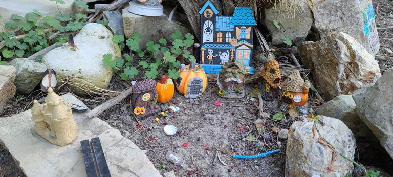 Random spooky house with happy skeletons