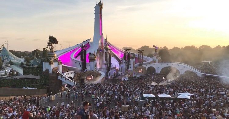 Tomorrowland_Mainstage_2022.jpg