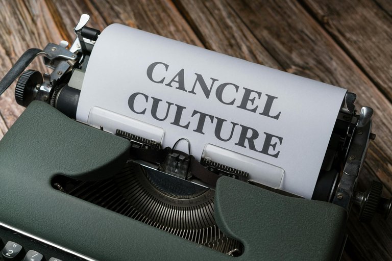 free-photo-of-a-typewriter-with-the-word-cancel-culture-written-on-it.jpeg