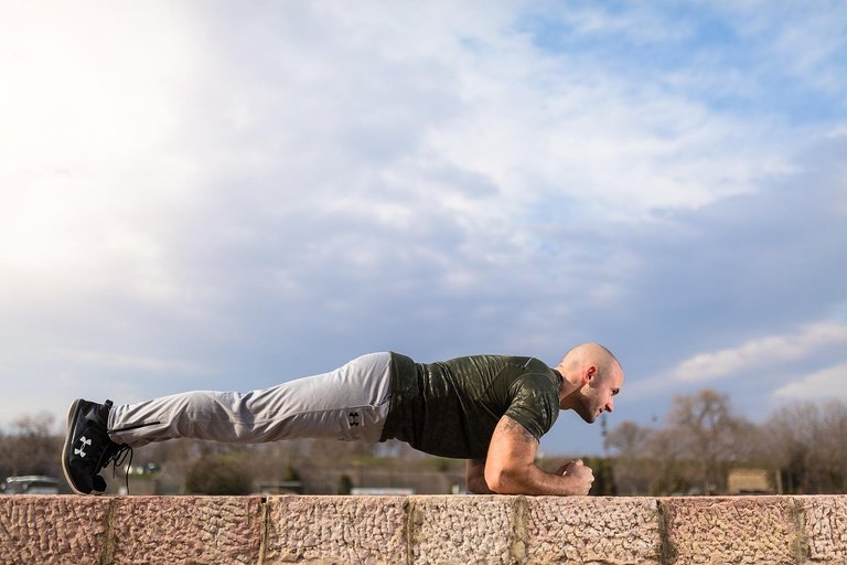 plank-2793016_1280.jpg
