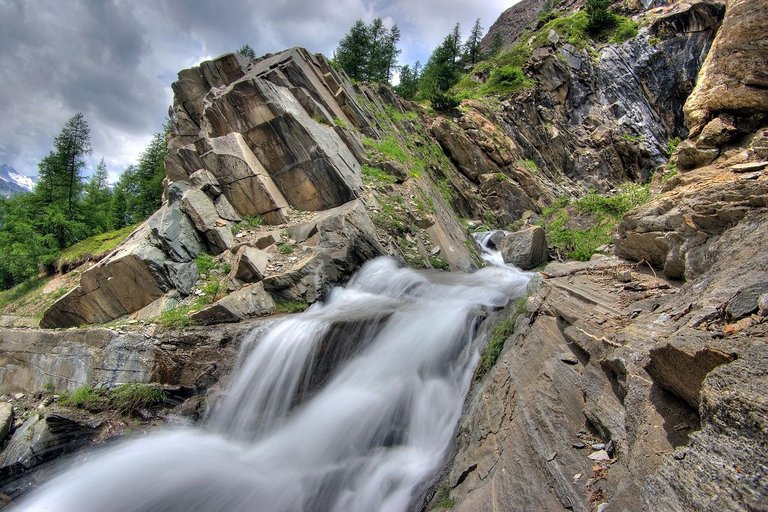 mountain-8108721_1280.jpg