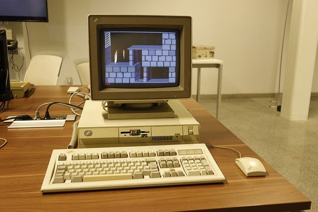 old-computer-7992015_640.jpg