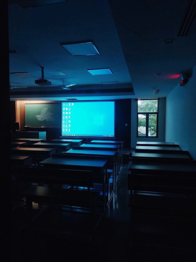 ahmed-siddiqui-DfuZPZxoxwQ-unsplash.jpg