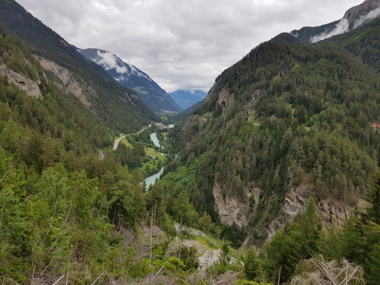 Vue sur la rivière Bad Inn, et l'Autriche depuis Vinadi