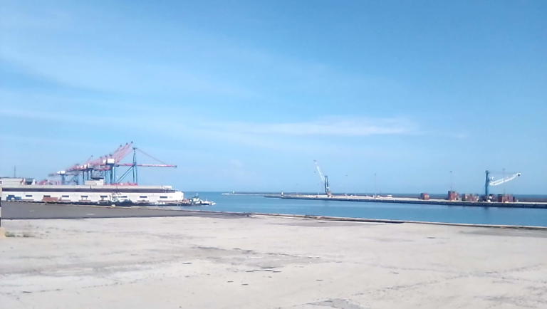 📸 PhotoFeed Contest - Landscape Photography #129: Port of La Guiara..