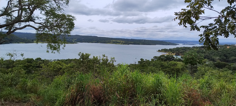 View of Lake Corumbá from the top of the highest hill in the Portal Das Águas condominium, Alexânia/GO