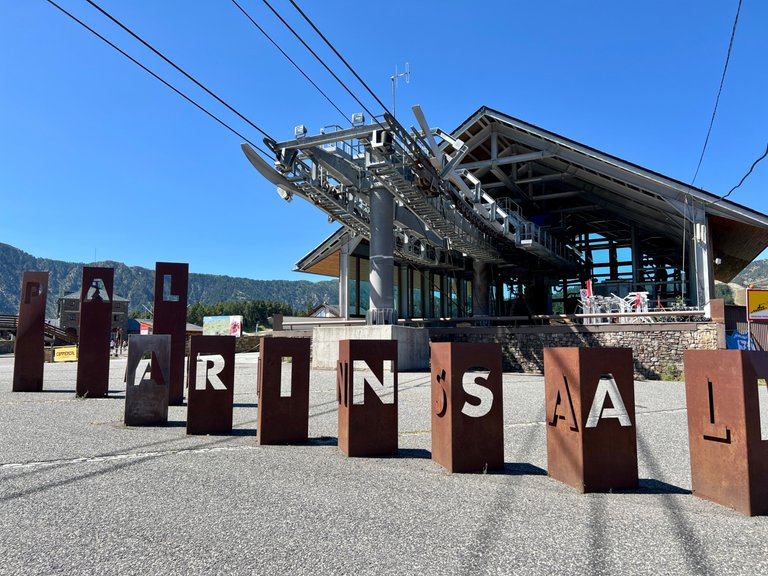 La estación de esquí Pal-Arinsal en verano // The Pal-Arinsal ski resort in summer