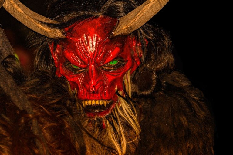 krampus-3859469_1280.jpg