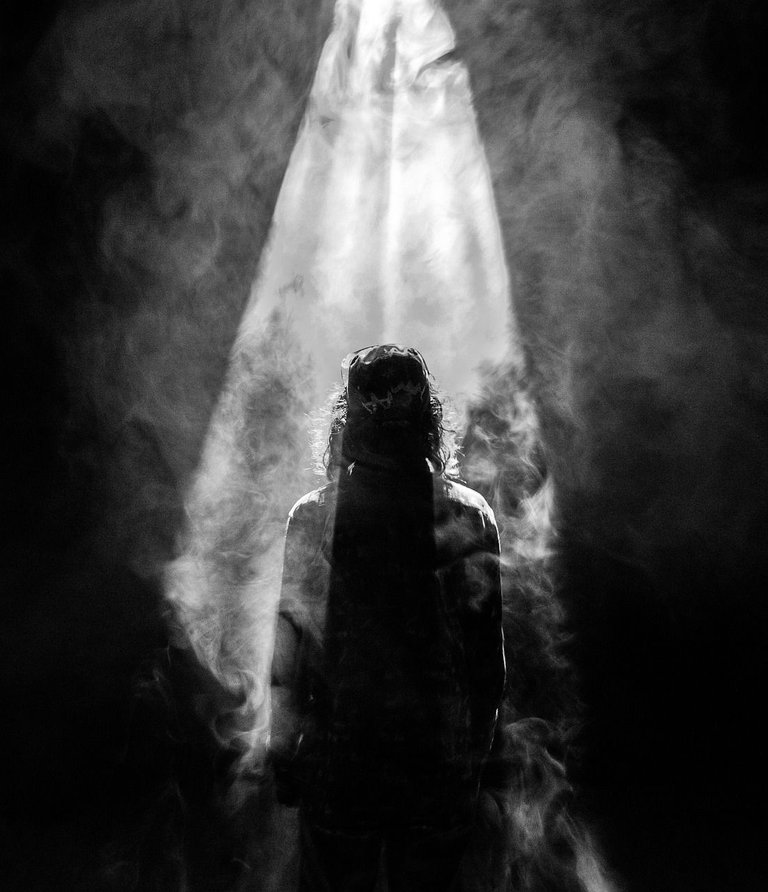 black-and-white-2593895_1280.jpg