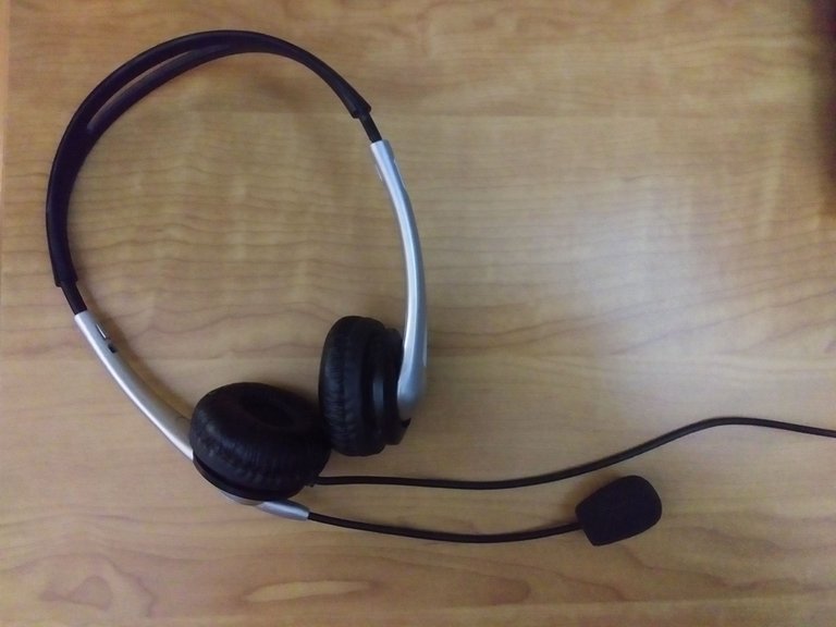 headphones.jpg