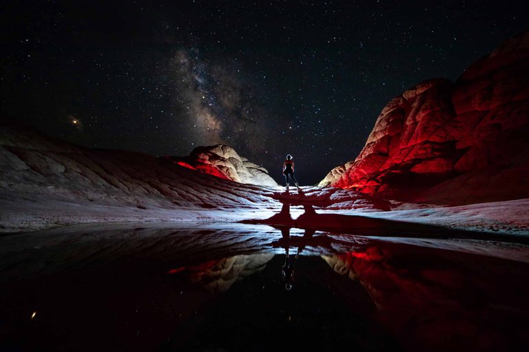 LightPainting-Gunnar-Heilmann_USA-Arizona-White-Pocket-Milkyway-stars-red.jpeg