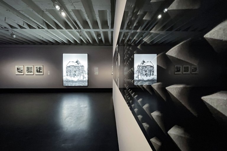 IMG_5007_Reflection_art_Berlin.jpg