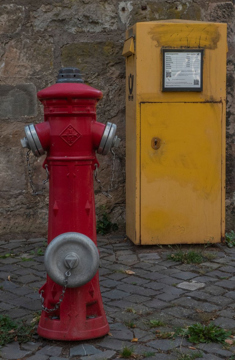 P1180457_Hydrant_Briefkasten.jpg