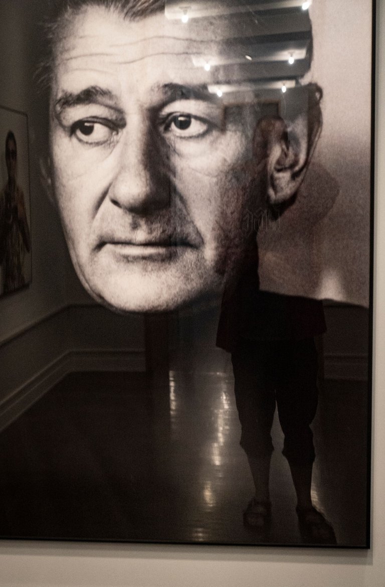 20250530_DSC01132_Reflection_Helmut_Newton_Berlin.jpg