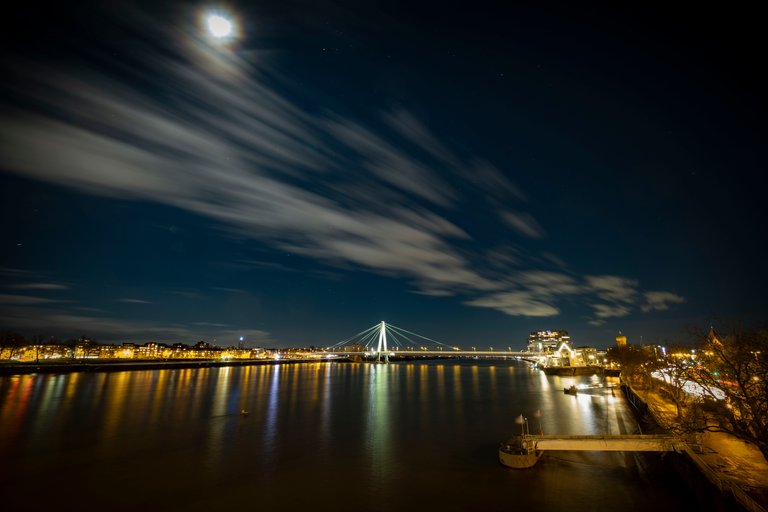 XT200881_Rhein Severinsbrücke.JPG