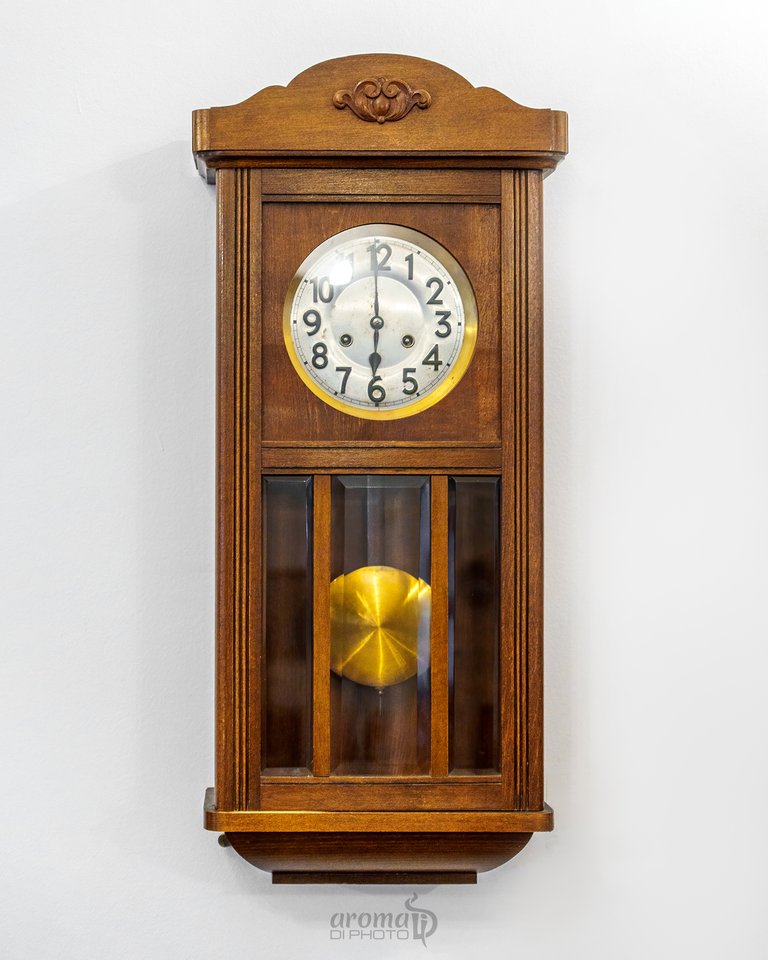 Vintage Wall Clock.JPG