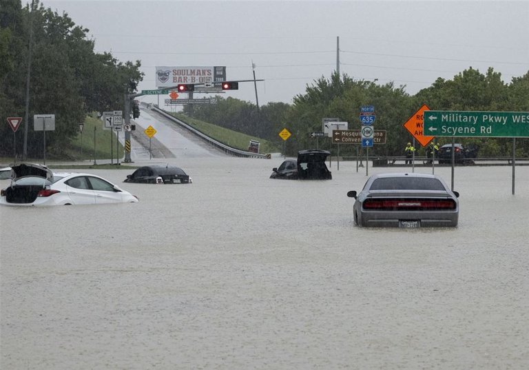 Texas-Flooding-1-1661209225.jpg