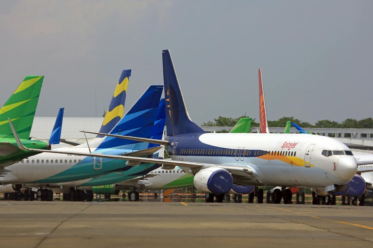 free-photo-of-airliners-at-airport.jpeg