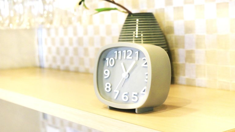 clock-4618284_1280.jpg