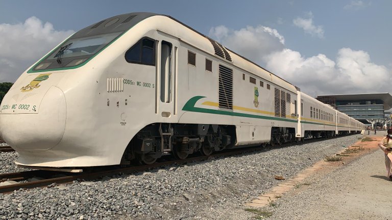 The-locomotive-end-of-the-train-slithers-through-the-Lagos-train-station-where-travellers-will-disembark-and-head-to-their-various-destinations-in-Lagos.jpg