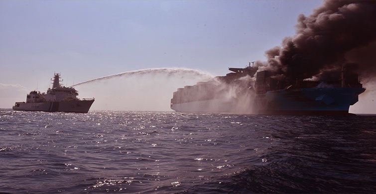 Iranian-navy-vessel-catches-fire-sinks-in-Gulf-of-Oman.jpg