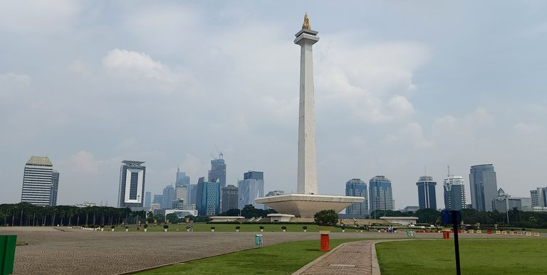 monas in general.jpg