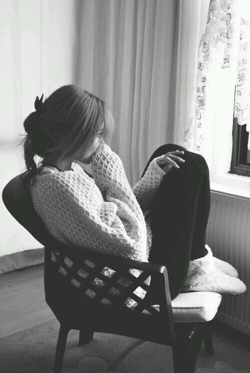 alone-black-and-white-depression-girl-Favim.com-2967992.jpg