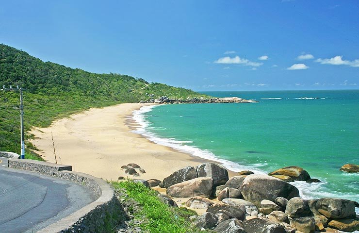 praia-de-taquarinhas-balneario-camboriu-2.jpg