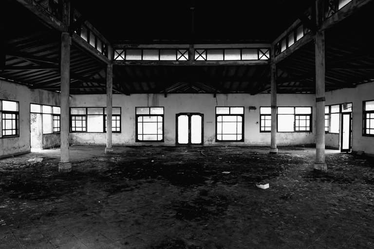 indoor2.jpg