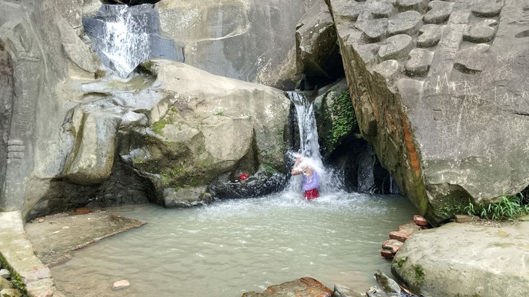 Waterfall.jpg