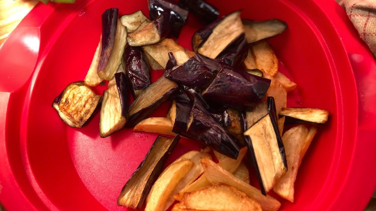 Step 6 -Fry some vegetable.