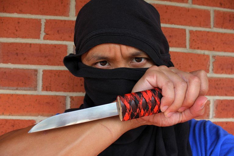 Ninja knife technique.jpg