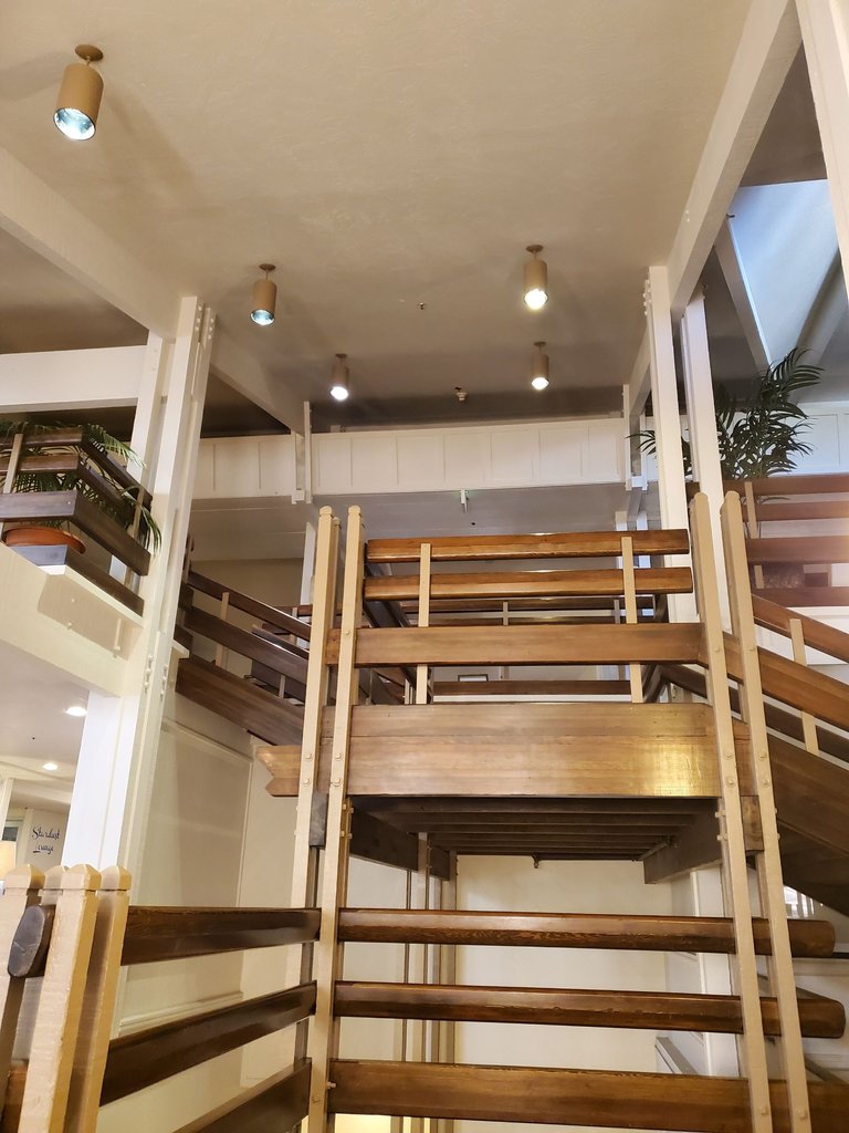 lobby - 2.jpg