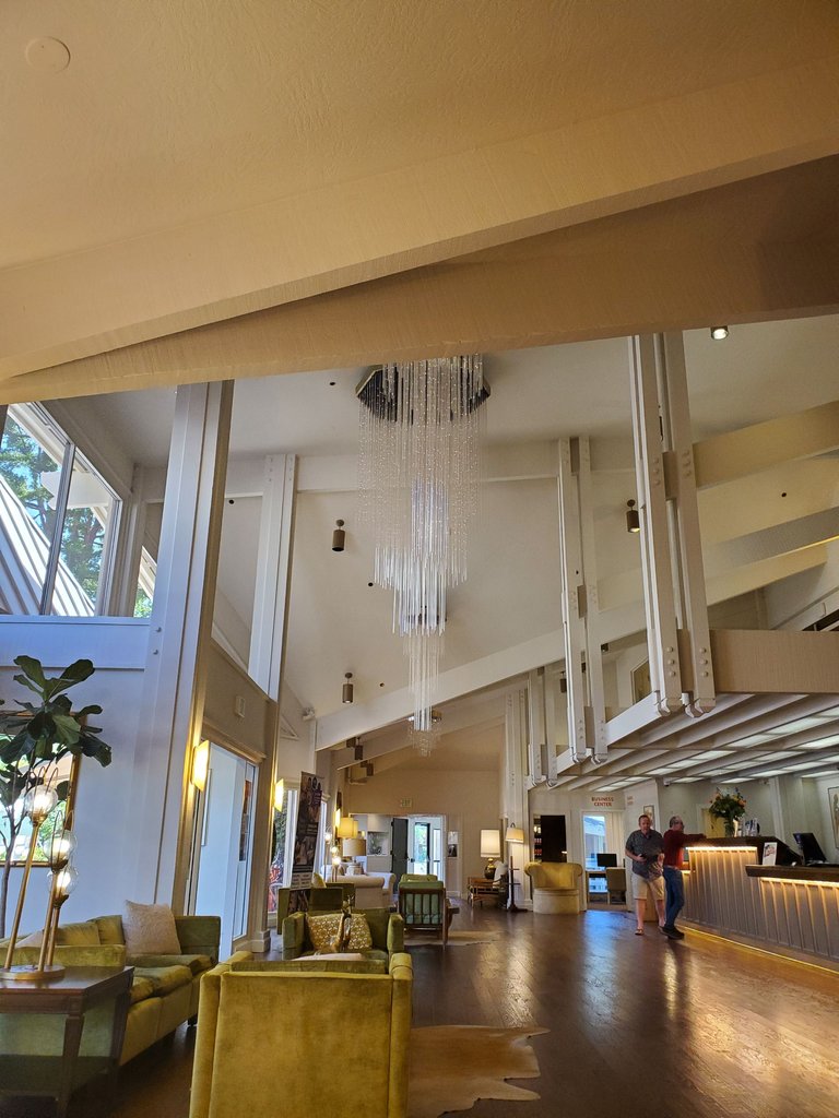 lobby - 1.jpg