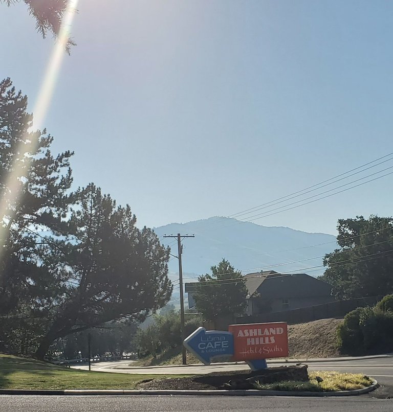 sign 1.jpg