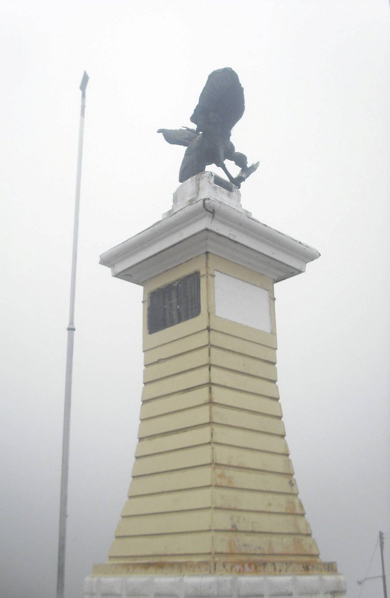 Monumento ”EL COLLADO DEL CONDOR”