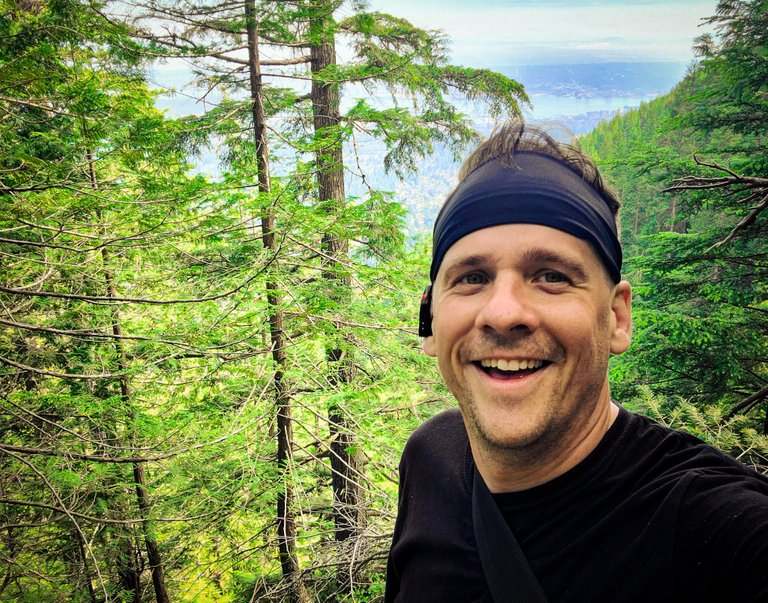 grouse grind rick selfie.jpeg