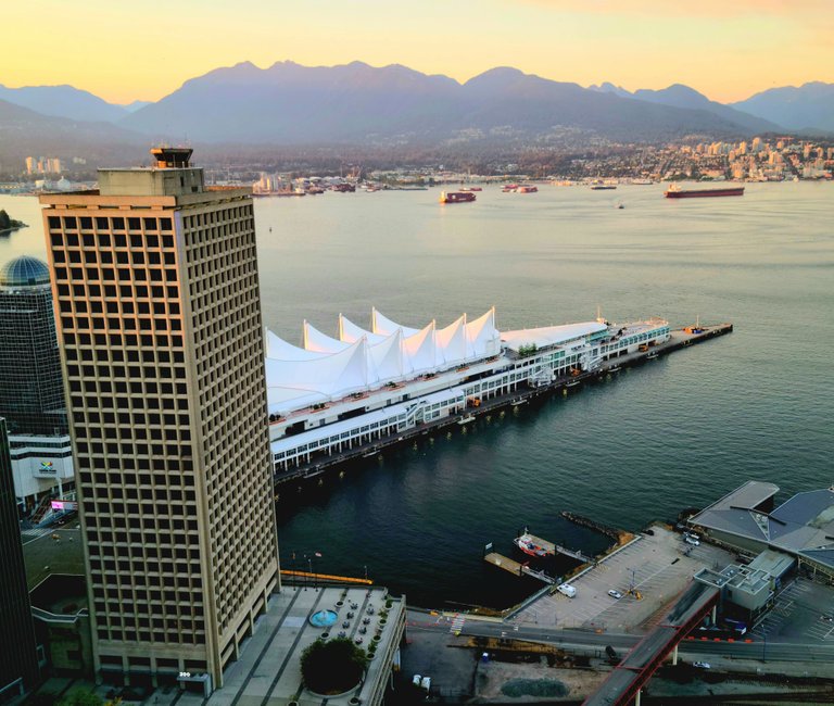 photo of Pan Pacific Hotel and the Cruise Ship Terminal of the Port