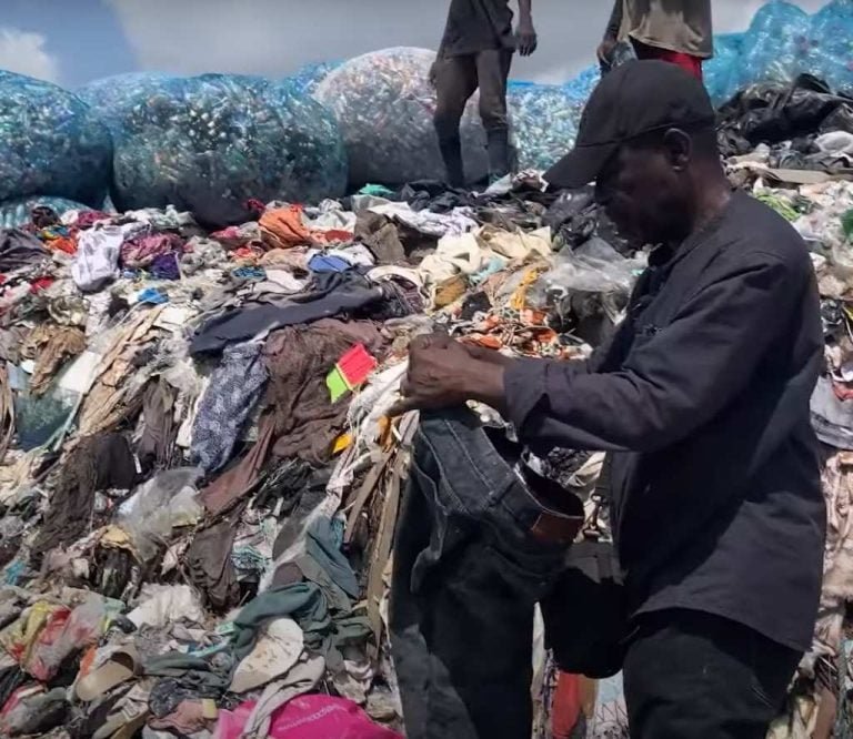 new-investigation-finds-tons-of-discarded-clothing-from-british-brands-dumped-in-protected-wetlands-in-ghana-3-768x666.jpg