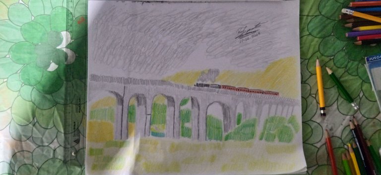 Como Dibujar el Puente de Escocia y el Tren de Harry Potter en Papel Normal con Colores